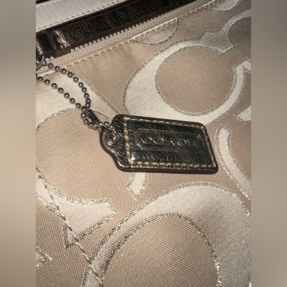 👜 Coach Neutral Logo Chain Bag - Picture 2 of 14